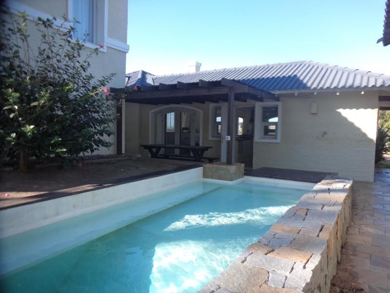 Casa en alquiler con piscina
